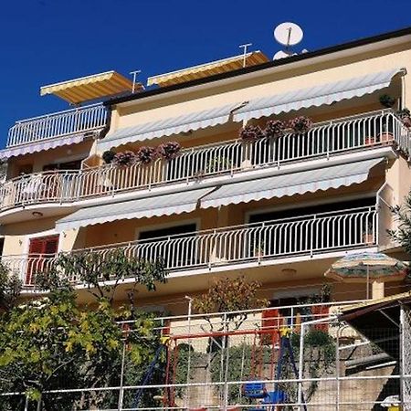 Apartments And Rooms With Parking Space Rabac, Labin - 12368 Eksteriør bilde