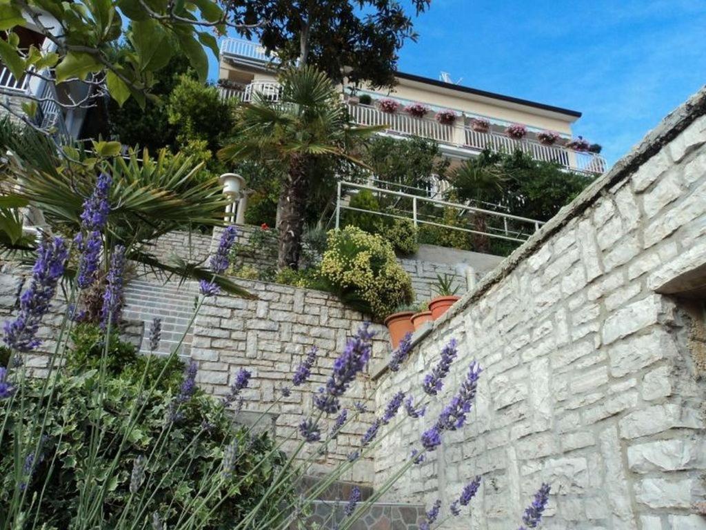 Apartments And Rooms With Parking Space Rabac, Labin - 12368 Eksteriør bilde